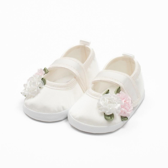 Kojenecké saténové capáčky New Baby Ivory Flowers 3-6 m